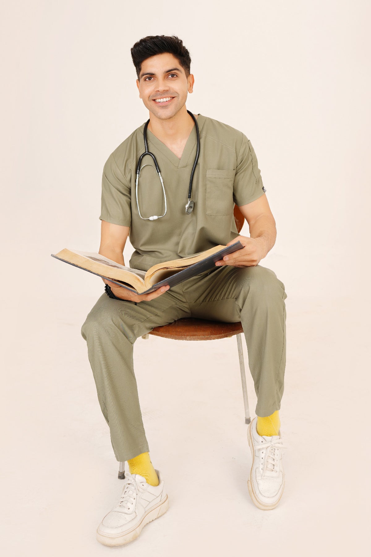 V-Neck 4Pockets Scrub-Kit