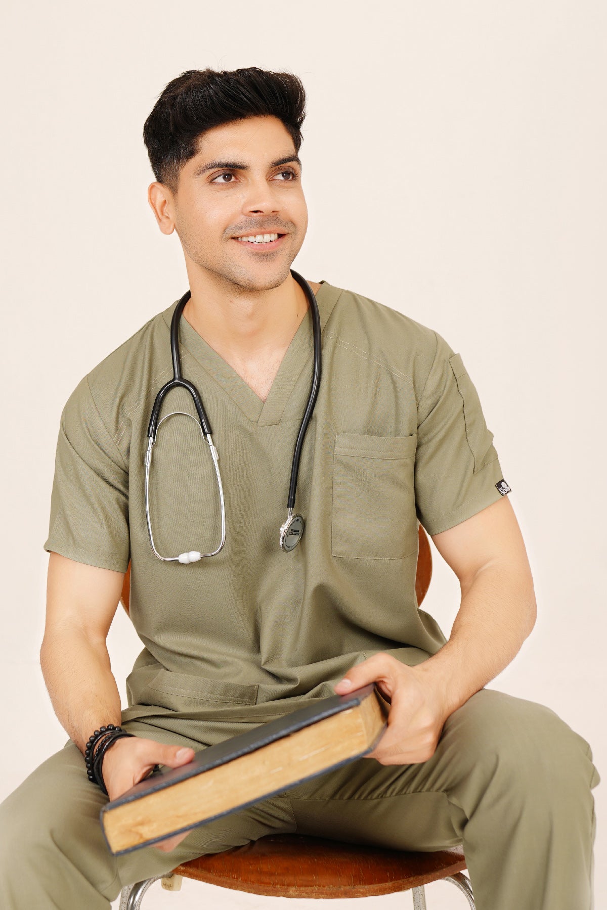 V-Neck 4Pockets Scrub-Kit