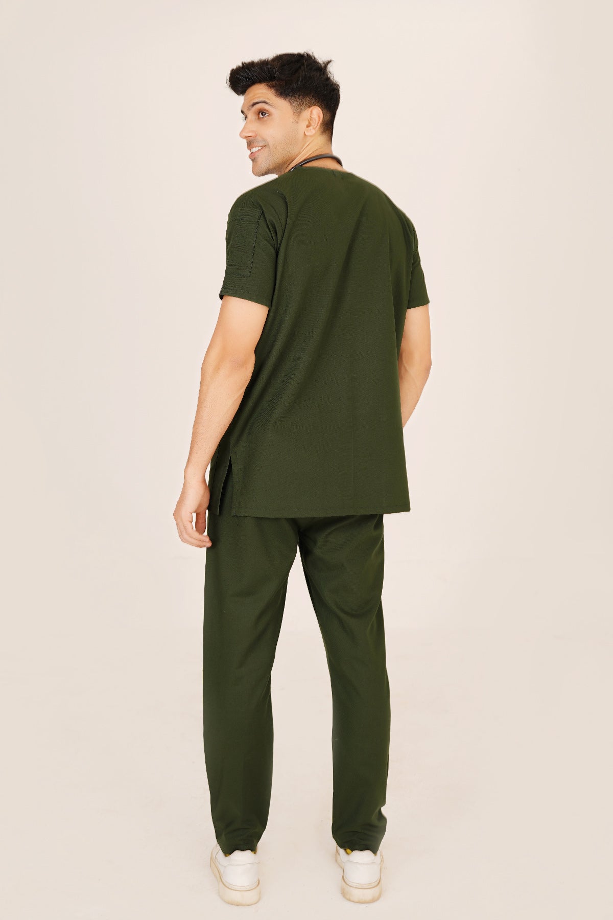V-Neck 4 Pockets Scrub-Kit