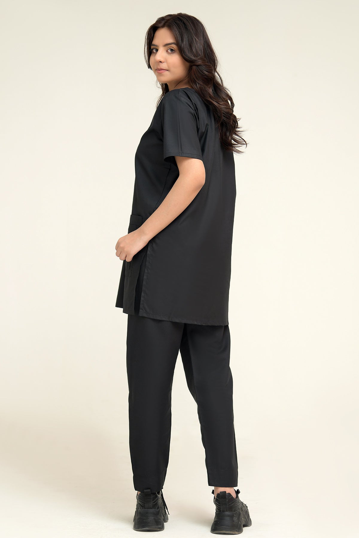 V-Neck Black Kit